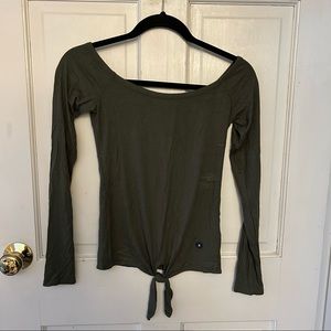 Hollister Women’s Front Tie Long Sleeve Medium Top